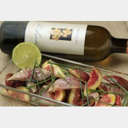 合う酒＝白ワイン（Ｃ）日刊ゲンダイ