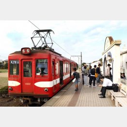 途中下車は楽しみ（銚子電鉄）／（Ｃ）共同通信社