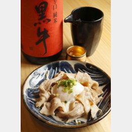 合う酒＝「黒牛」辛口純（Ｃ）日刊ゲンダイ