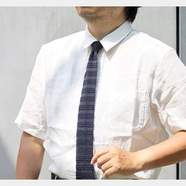 夏の重要なビジネスシーンにニットタイで印象アップ！（提供写真）