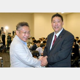 啞然！（参院で統一会派「みんなの党」を結成、NHKから国民を守る党の立花代表と渡辺喜美参議院議員）／（Ｃ）日刊ゲンダイ