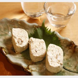 合う酒＝日本酒（Ｃ）日刊ゲンダイ