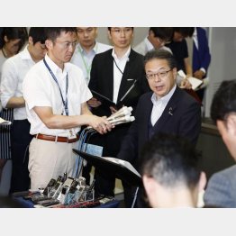 歩み寄りなし（世耕経産相）／（Ｃ）共同通信社