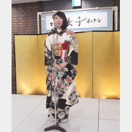 着物姿の西山朋佳女王（撮影・田丸昇）