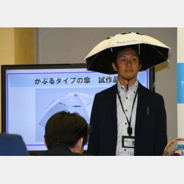 小池都知事肝いりの「かぶる傘」に広がりなし（Ｃ）日刊ゲンダイ