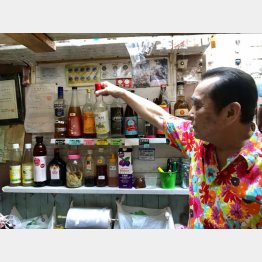 店主・岡沼誠さんの圧倒的存在感（Ｃ）日刊ゲンダイ