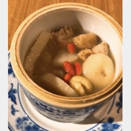 星福オリジナル「薬膳蒸しスープ」（Ｃ）日刊ゲンダイ