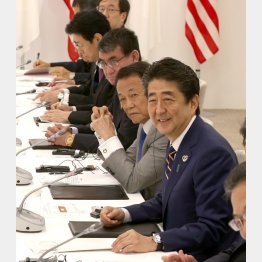 米国に貢ぐカネはあるのに（Ｃ）日刊ゲンダイ