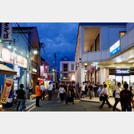 ２つの駅の間に……（Ｃ）日刊ゲンダイ