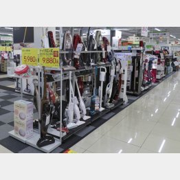 スティック型掃除機が人気（Ｃ）日刊ゲンダイ