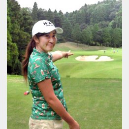 距離の短いパー３にはグリーン手前にバンカーが待ち構える（連続写真はこちらから）／（Ｃ）日刊ゲンダイ