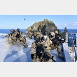 竹島で訓練する韓国軍（Ｃ）ロイター