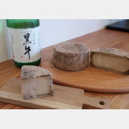 醤油のもろみを用いて造った「モロマッジョ」（提供写真）