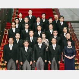 第4次安倍再改造内閣（Ｃ）共同通信社