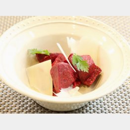 合う酒＝オレンジワイン（Ｃ）日刊ゲンダイ