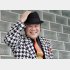 ２０１１年「あの人は今こうしている」取材時の“金ピカ先生”（Ｃ）日刊ゲンダイ