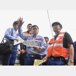 「最大の工夫」を指示された赤羽国交相（Ｃ）共同通信社