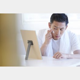 肌の手入れに関心を持つ男性が増えている（Ｃ）PIXTA