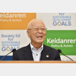 経団連の中西宏明会長（Ｃ）共同通信社