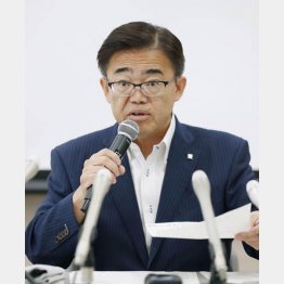 慰安婦少女像の展示中止 記者会見する「あいちトリエンナーレ２０１９」実行委員会会長の大村秀章・愛知県知事（Ｃ）共同通信社