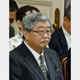 国会内でヒアリングを受ける日本郵政の鈴木康雄副社長（Ｃ）日刊ゲンダイ