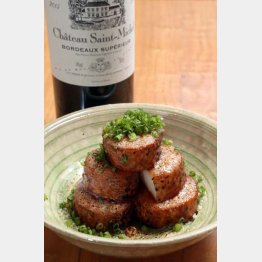 合う酒＝赤ワイン（Ｃ）日刊ゲンダイ