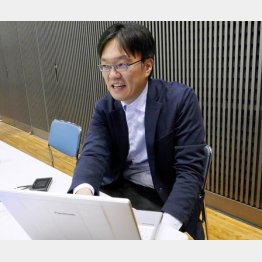 中学生や高校生から進路相談も（石渡嶺司さん）／（提供写真）