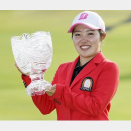 2000年生まれのチャンピオン古江彩佳（Ｃ）共同通信社