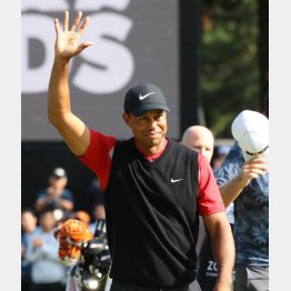 S・スニードに並ぶ米ツアー82勝に到達したウッズ（Ｃ）日刊ゲンダイ