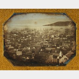 1850年前後のサンフランシスコ港（Ｃ）World History Archive／ニューズコム／共同通信イメージズ