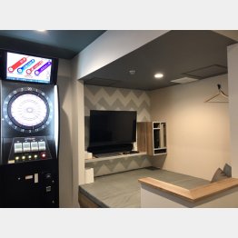 池袋、渋谷など全5店舗。「渋谷BEAM店」にはダーツルーム（個室）もある（提供写真）