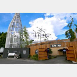 現在の観光工場「バレルバレー　プラハ&GEN」（Ｃ）日刊ゲンダイ