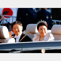 秋晴れの下で祝賀パレード（天皇皇后両陛下）／（Ｃ）日刊ゲンダイ