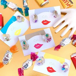 人気となったアクセサリー（提供写真）