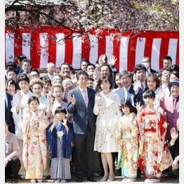 メッキがはがれた（Ｃ）日刊ゲンダイ