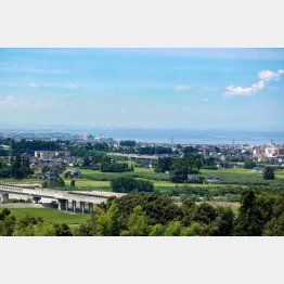 天神山から富山湾を望む（Ｃ）日刊ゲンダイ