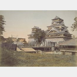 明治時代初期の熊本城（Ｃ）長崎大学附属図書館所蔵／共同通信イメージズ