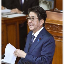 参院本会議で答弁する安倍首相（Ｃ）共同通信社