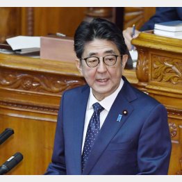 明らかに確信犯（2日=参院本会議で答弁する安倍首相）／（Ｃ）共同通信社