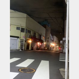 西口方面の路地（Ｃ）日刊ゲンダイ