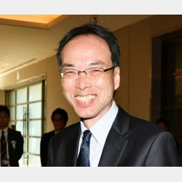 森信親氏は大忙し（Ｃ）日刊ゲンダイ