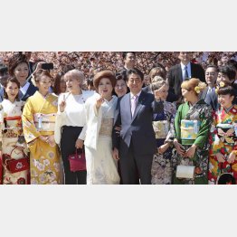 2019年安倍首相主催の「桜を見る会」／（Ｃ）日刊ゲンダイ