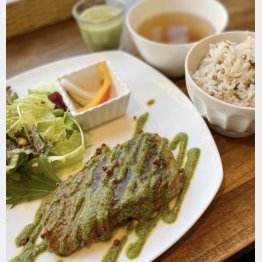 真鯛のムニエル（Lサイズ）／（Ｃ）日刊ゲンダイ