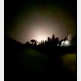 イランが発射したミサイルが爆発したと思われるアサド空軍基地周辺（Ｃ）ロイター