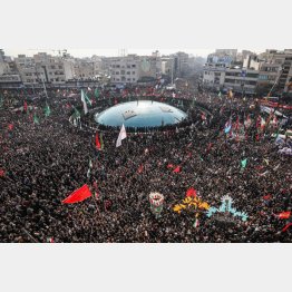 ソレイマニ司令官の葬儀は大群衆（Ｃ）ＵＰＩ＝共同