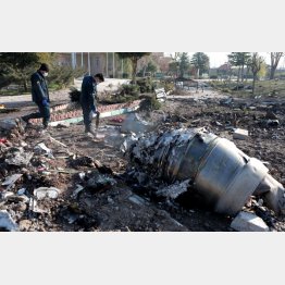 残骸が散らばる墜落現場（Ｃ）ロイター