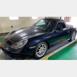 現在、初代ボクスターの在庫は3台あるとのこと（Ｃ）日刊ゲンダイ