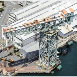 三菱重工業長崎造船所のジャイアント・カンチレバークレーン（Ｃ）共同通信社