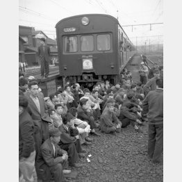 品川のストライキ風景（1960年6月4日、ジャパンタイムズ／共同通信イメージズ）