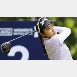 全英女子オープン最終ラウンド、2番でティーショットを放つ安田祐香（Ｃ）共同通信社